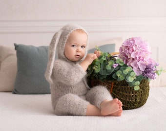 Bunny Outfit with a Hoodie, Sitter Size Outfit, Photo Prop, Baby Bunny Outfit, Bunny Pijamas, Baby Bunny Sleeper, Knitted Romper Angielski