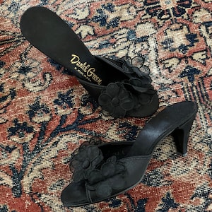 1950er/50er Vintage Daisy Blumen Boudoir Absatz Slipper Schuhe Schwarz Daniel Green- 5