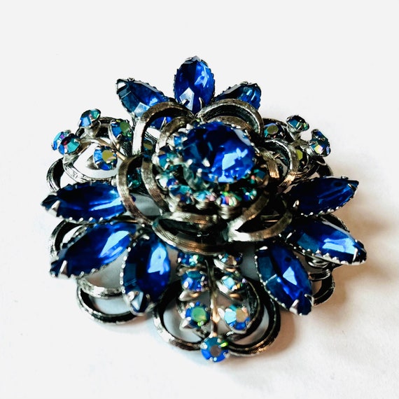 Selini by Selro statement brooch - image 4