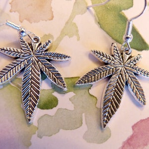 Boucles d'oreilles marijuana, hypoallergénique, pot, cannabis, chanvre, herbe, mauvaise herbe, Reefer, herbe, maryjane, doobie, ganja, dope, boucles d'oreilles pour les amateurs de marijuana