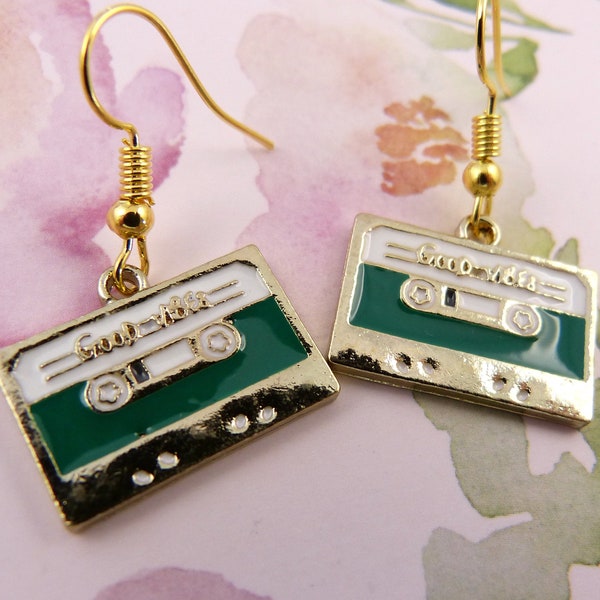Pendientes de casete, hipoalergénicos, buena onda, nostálgicos, estilo vintage, música de los 80, regalo para músicos y amantes de la música, originales y divertidos.
