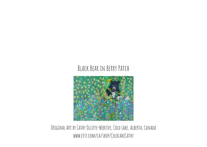 Pu&ograve; includere: Un orso nero che spunta da un campo di fiori verdi, gialli e viola. Il dipinto &egrave; intitolato "Black Bear in Berry Patch" ed &egrave; di Cathy Olliffe-Webster, Cold Lake, Alberta, Canada. Il sito web dell'artista &egrave; www.etsy.com/ca/shop/ColdLakeCathy.