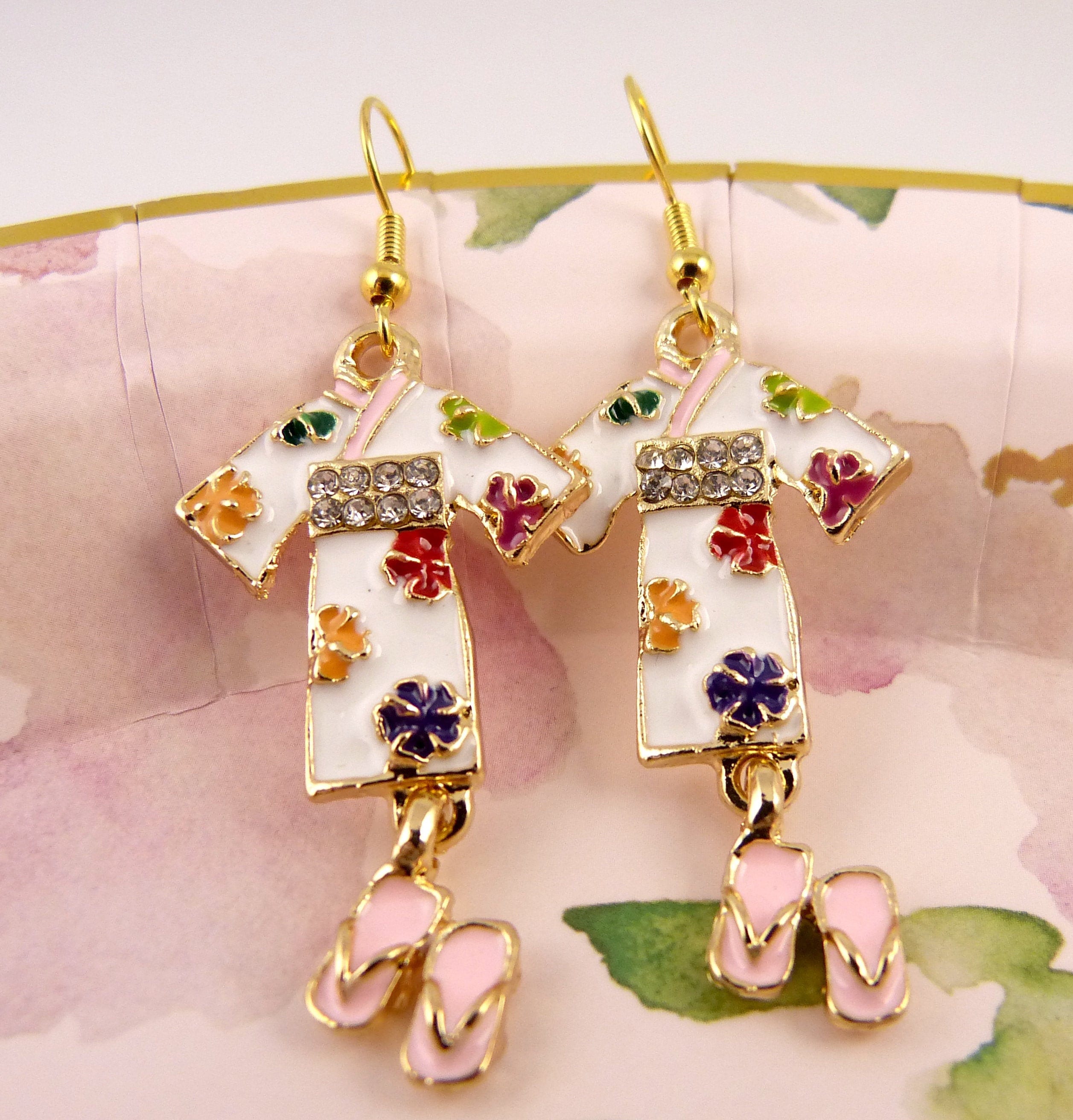 Earrings for light shop pink dress