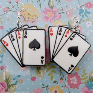 Boucles d'oreilles cartes à jouer, tous les as, as de pique, cœurs, diamants et trèfle, boucles d'oreilles porte-bonheur pour les joueurs, joueurs de cartes, cadeau fantaisiste et amusant