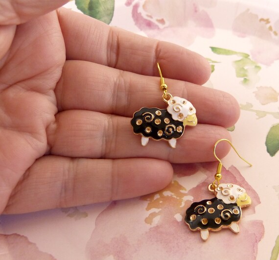 YAYAKO Cute Goat Earrings - Acrylic Dangle Animal Earrings, Fun Farm Jewelry Gift For Women & Girls