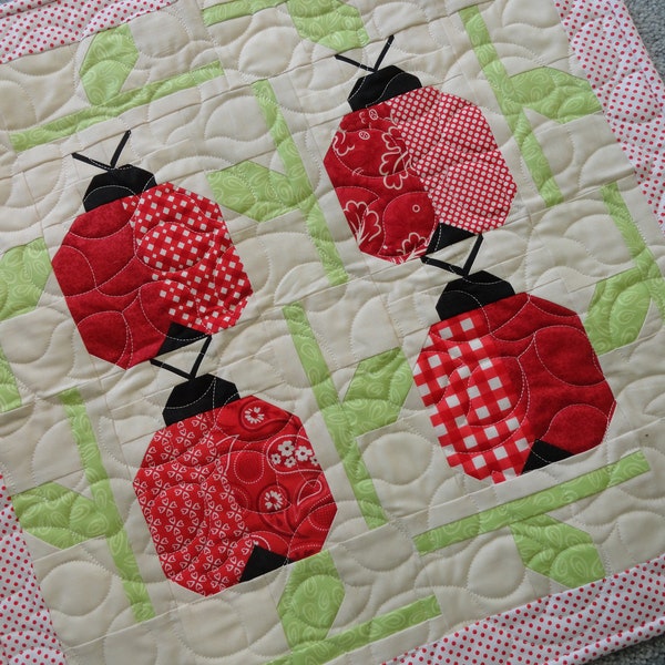 Ladybugs/Quilted Ladybug Wall Hanging/Ladybug Table Topper/Ladybug Home Decor/Ladybug Mini Quilt/Ladybug Gift/Ladybug/Ladybug Centerpiece