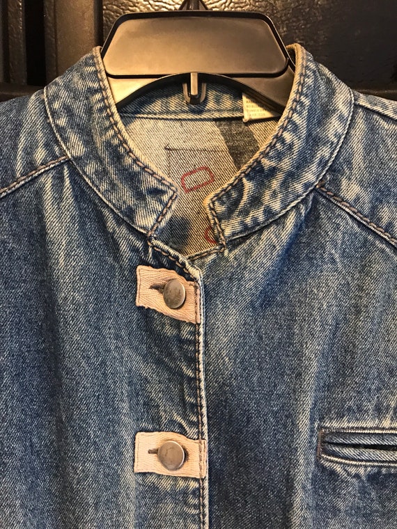 Vtg Denim coat , jacket coat  - made in Hong  Kong