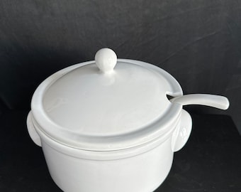 White Soup tureen, 3 pc, handled ,Dansk, Portugal