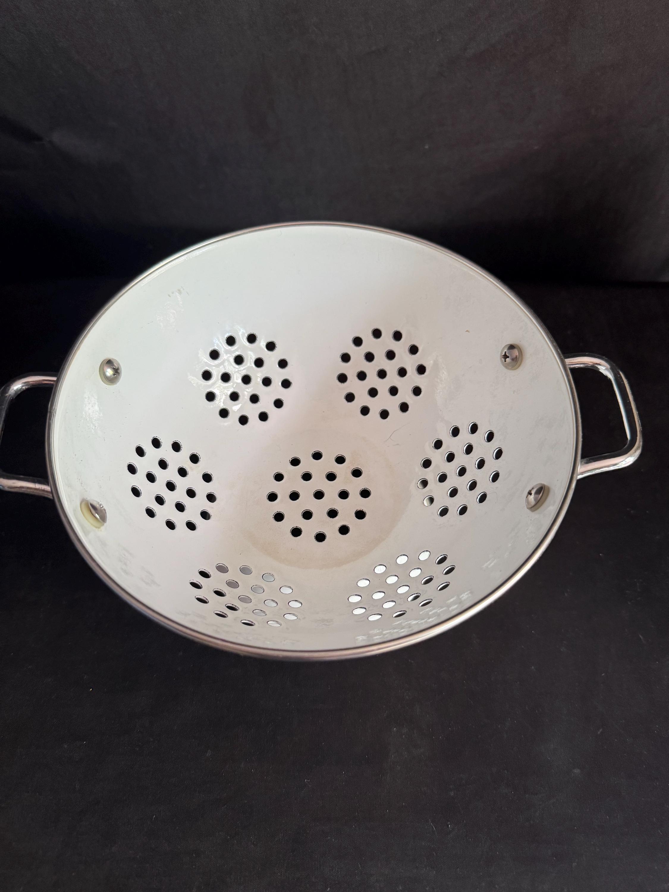 Vtg Kitchen Colander ,enamel ,white Porcelain, Footed , Designed With ...