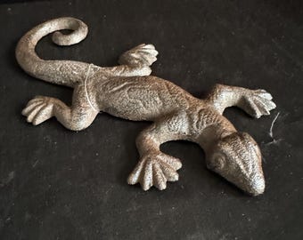 Lizard wall mount , gecko ,amphibians , tabletop or  wall decor , Cast iron