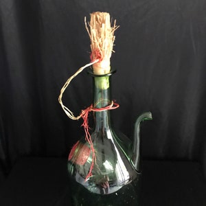 Imp wine decanter ,carafe ,green glass ,2 Gln , straw stopper ice chamber ,Italian wine home decor
