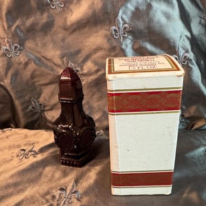 Avon Cape Cod 1876   red ruby , Salt shaker , Sandwich glass , Colonial ,in original box
