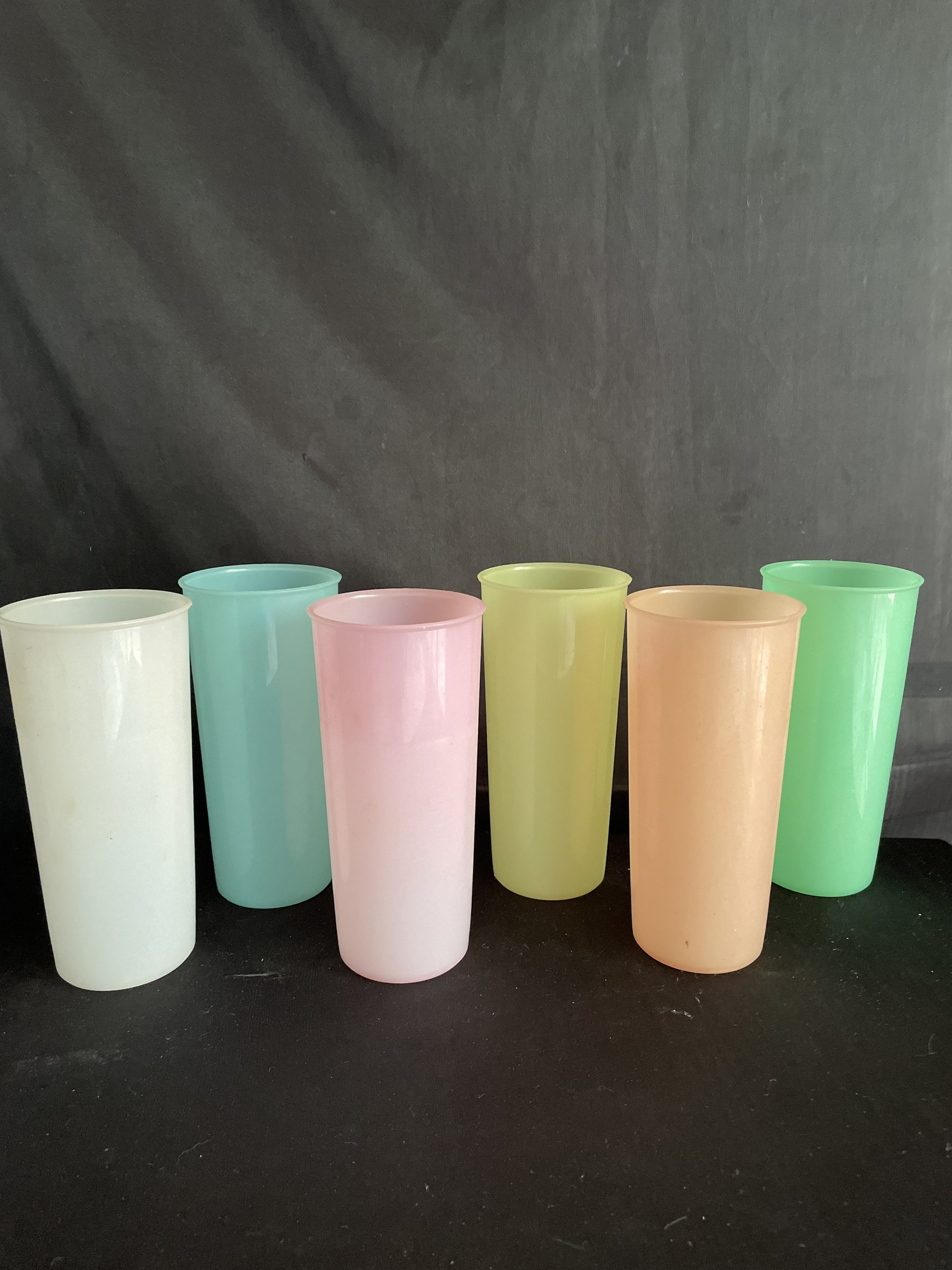 LOT OF 5 VINTAGE TUPPERWARE TUMBLERS 873-16 & 1348-19 Assorted