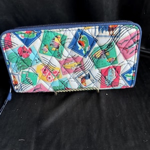 Cartera Vera Bradley, acolchada, sellos postales temáticos de viajes de vacaciones, diseño acolchado de retazos