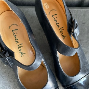 Vtg Maryjane pumps 2 tone black ,Sz 7 leather & patent leather , buckle , made in Australia, Linea Verde image 3