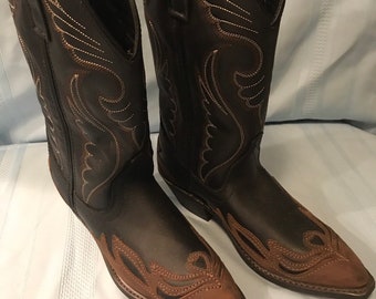 Western boots , leather ,southwestern ,cowgirl boots ,2 tone flame & wings design - stitching ,size 5 1/2 mid calf brown,cooper,