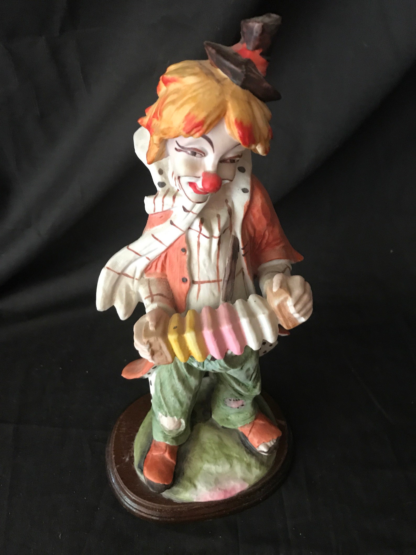 Most Valuable Emmett Kelly Clowns 41 - zcxb6kv