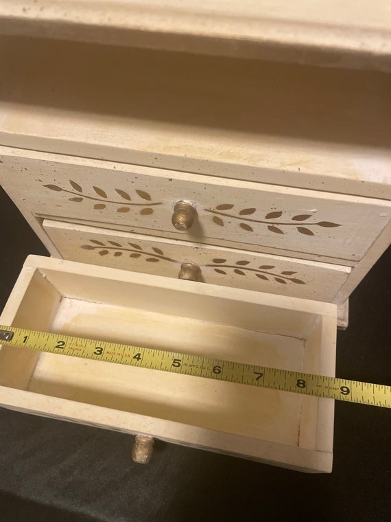 Vertical free standing jewelry hutch w 3 drawers ,& s… Gem