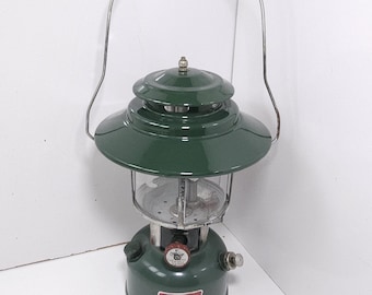 Vintage Coleman Lantern 220F/228F Pyrex Amber Globe 10/1964. Works