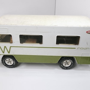 Vintage Tonka Indian Winnebago Camper Pressed Steel 22-inch