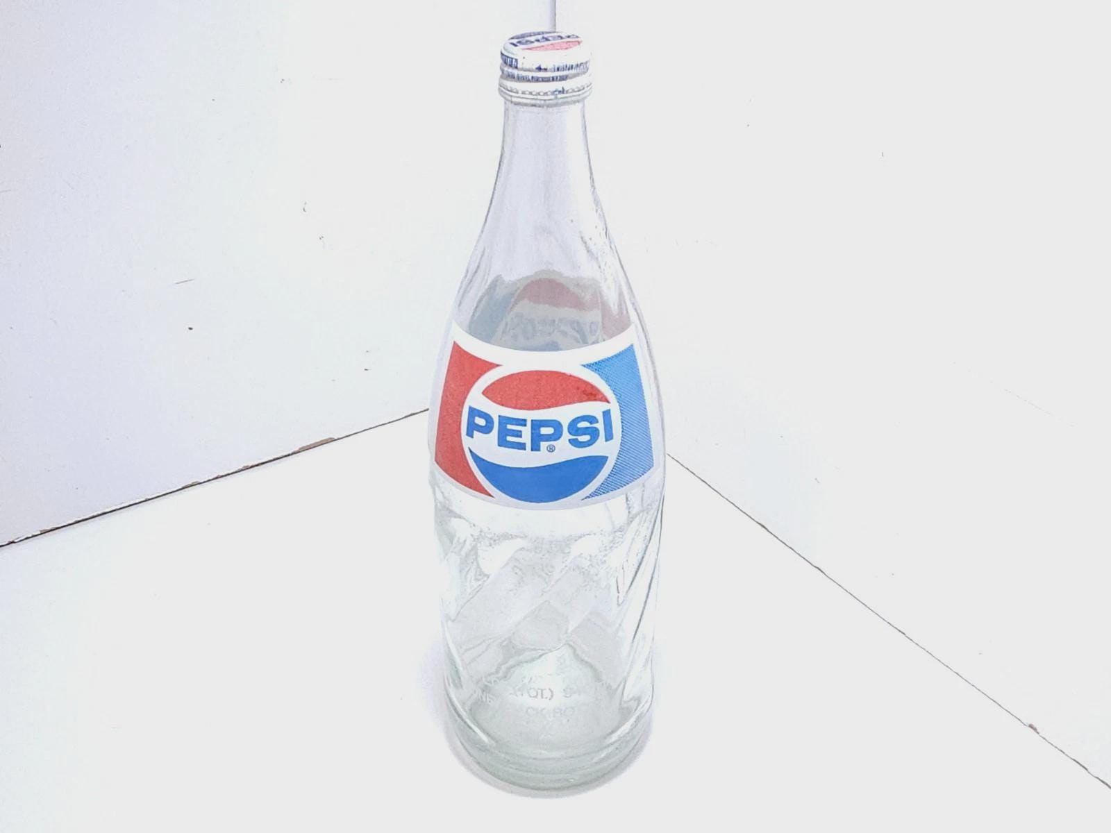 Vintage 32 Ounce Glass Swirl Pepsi Bottle With Original Cap Soda
