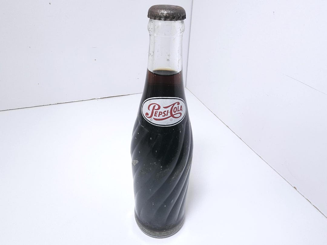Vintage Pepsi Cola Swirl Glass Bottle 12 Oz Full 1961 Marked 5/61
