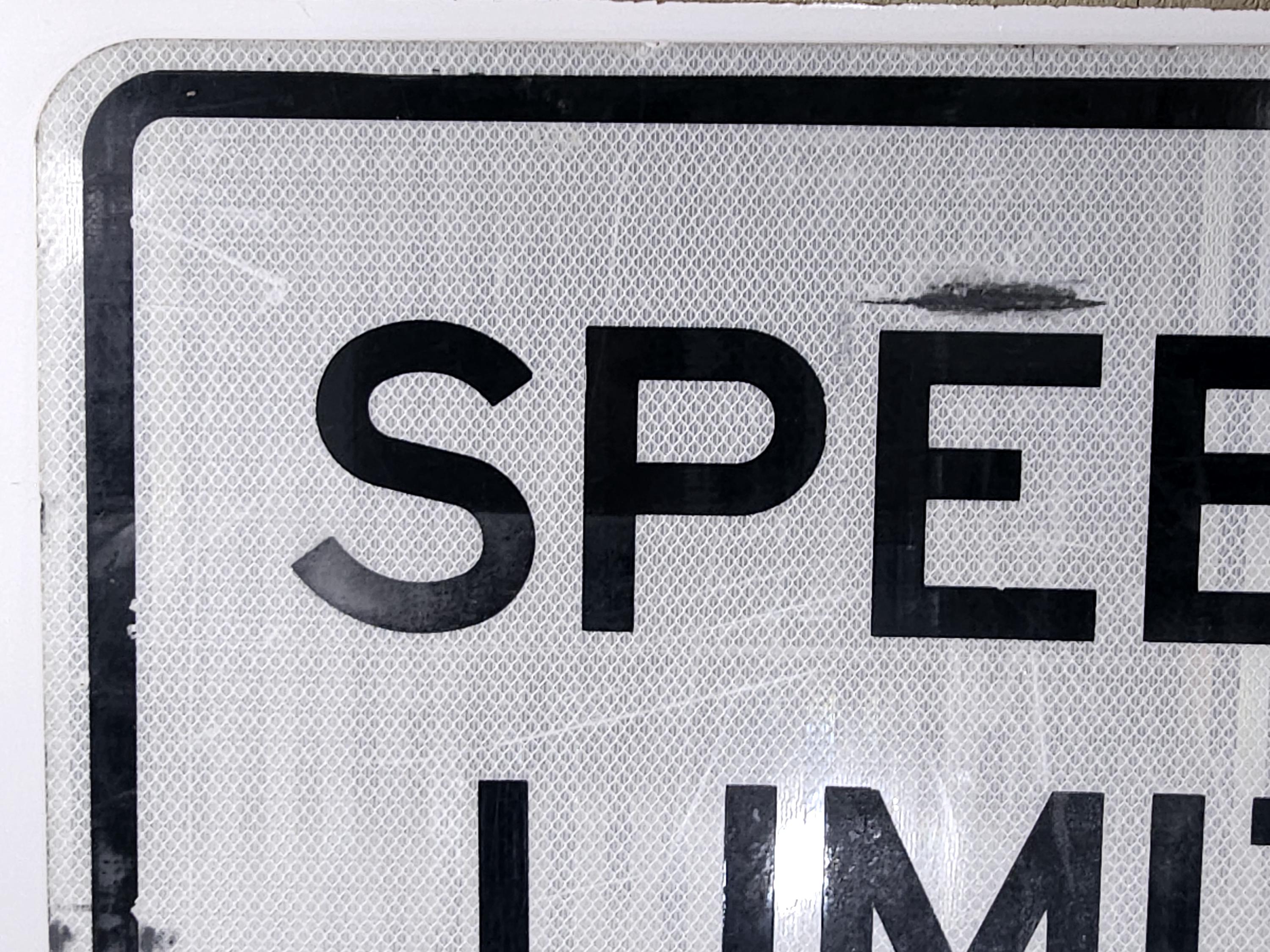 アメリカ USA ビンテージ ロードサイン標識 SPEED LIMIT 道路標識 Vintage Speed Limit 40 Highway Sign 24x30 Reflective Metal DOT