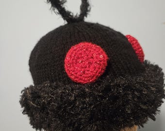 Mothman cryptid hat - Knit