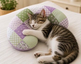 Quilt Cat Pillow