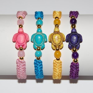 Bracciale tartaruga, braccialetto tartaruga in pietra, perline di pietra colorate, braccialetto portafortuna, braccialetto tartaruga fortunata, regalo tartaruga