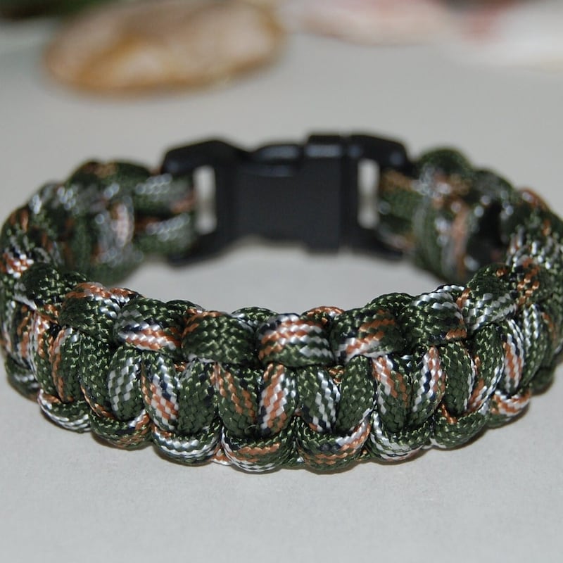 Bracelet Paracorde De Survie - Neuf - Pratique Et Résistant Pour L'outdoor