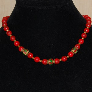 Rode howlietketting, gouden bedels, rode edelsteenketting, rode ketting, 8 mm stenen kralenketting, cadeau voor haar, vrouwen, klassieke ketting, cadeau