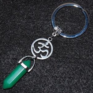 Om Keychain,Om Keyring,Green Jade Bead,Om and Jade Stone Keyring,Yoga Keychain,Handmade Keychain,Good Lucky,Aum,Ohm