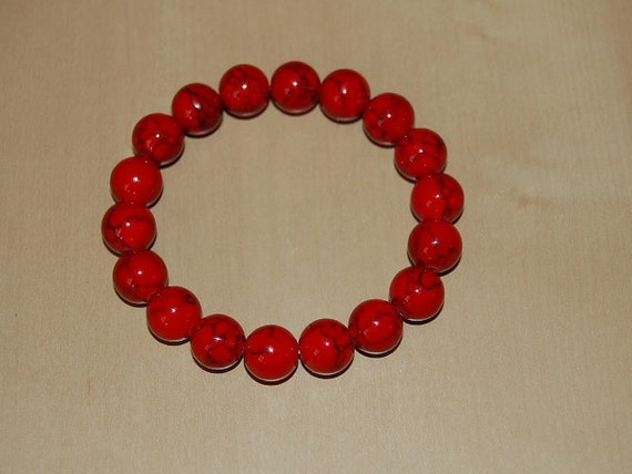 Bracelet Perles Howlite Rouge Et Croix - Sur Mesure, Fait Main, Sans Fermoir (élastique)