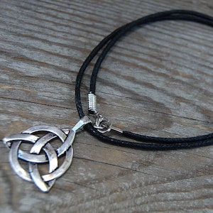 Trinity Necklace,Triquetra Necklace,Celtic Knot,Celtic Trinity Knot,Celtic Necklace,Choker Necklace,Cord Necklace,Man,Woman,Spiritual