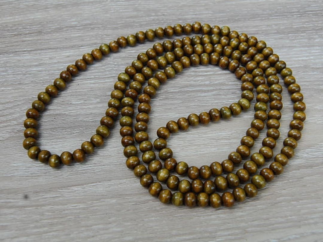 44 Inches Extra Long Beaded Necklace, Stretch, Green 8mm Wood Beads