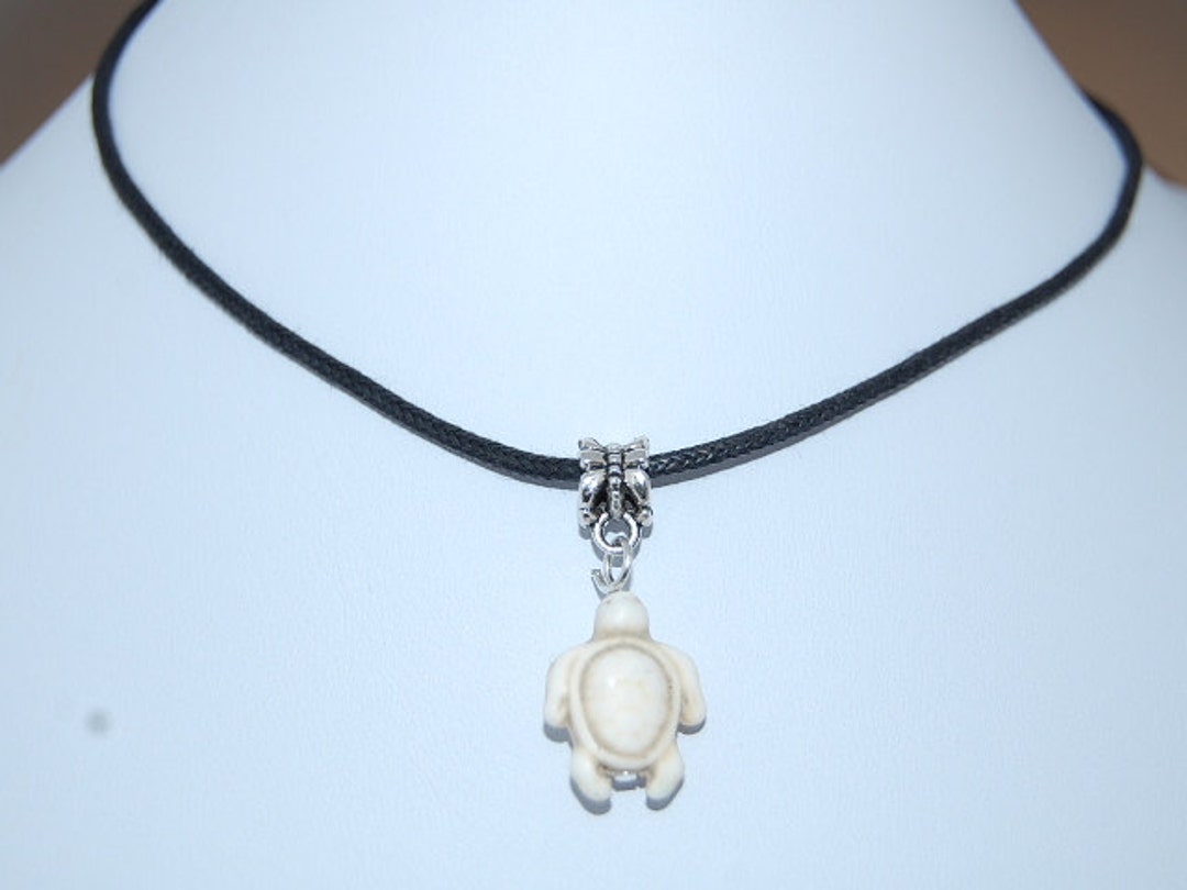 Collier Pendentif Tortue Incrusté Turquoise - Argent/alliage - Longueur 45 Cm - Neuf Sans Emballage