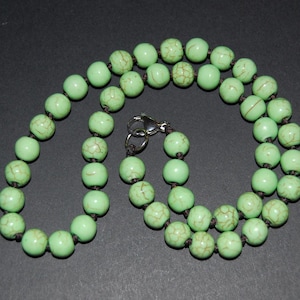 Grüne Howlith Halskette,Handgeknüpfte Halskette,Grüne Halskette,8 mm Steinperlen,Howlith Halskette,Männer,Frauen,Grüne Edelstein Halskette,Geschenk
