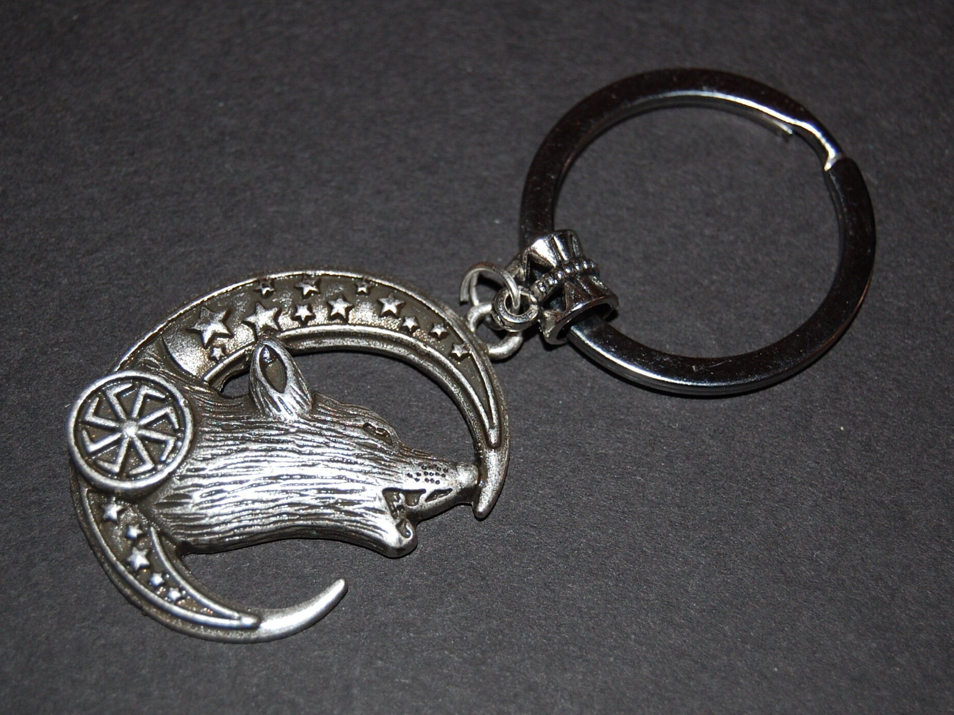 WTAPS × WOLF'S HEAD KEY HOLDER + オマケ WTAPS x Wolf's Head Key Holder | Hypebeast