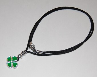 Acquista Collana multi fiore dorata con quadrifoglio in acciaio al titanio, il miglior regalo per gli amici in Italia a partire da 5.83