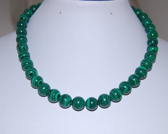 Malachite Necklace,Malachite Man Made Necklace,8mm Beads,Gift,Green Necklace,Folk,Gift for Her,Woman,Classic Necklace