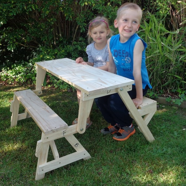 Kids Folding Picnic Table DIY Woodworking Plan