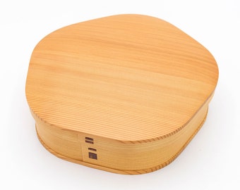 Magewappa Bento box Plum blossom Shape Akita-sugi Cedar wood Odate bentwood, Nippon2You