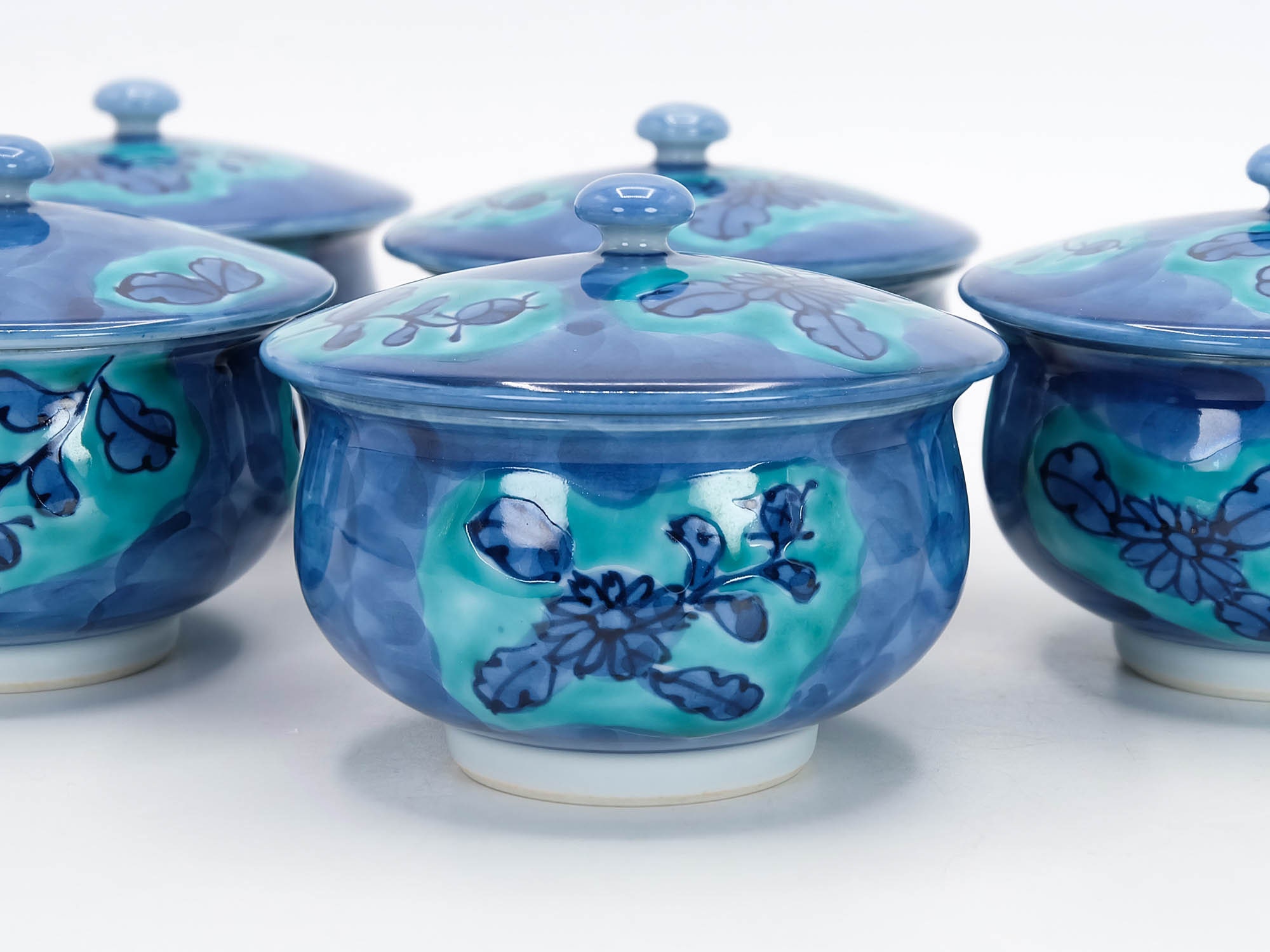 源右衛門 蓋付き 湯呑 茶呑 5客 ① 源右衛門 蓋つき湯呑み茶椀 5個セット 青色 花柄 来客 湯呑・茶器 ｜