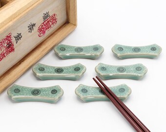 Korean Celadon Chopstick rest Chrysanthemum inlaid by Gwon Tae-hyun Hashioki, Nippon2You