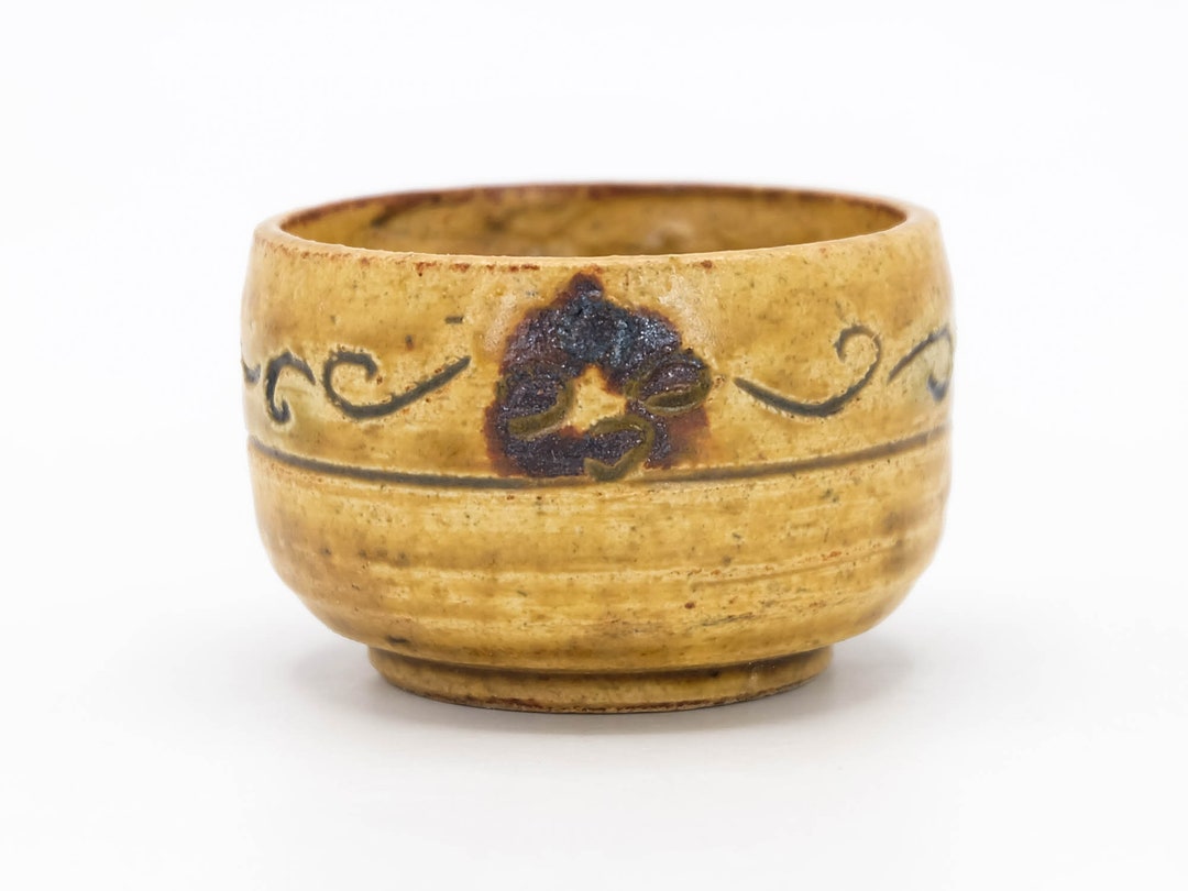 Guinomi Sake Cup Kiseto Yellow Glaze Flower Design Seto Ware