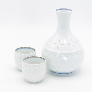 Japanese Porcelain Sake Set with Rice Pattern by Bunzan Kiln Arita ware Shuki Tokkuri bottle Guinomi cup, Nippon2You
