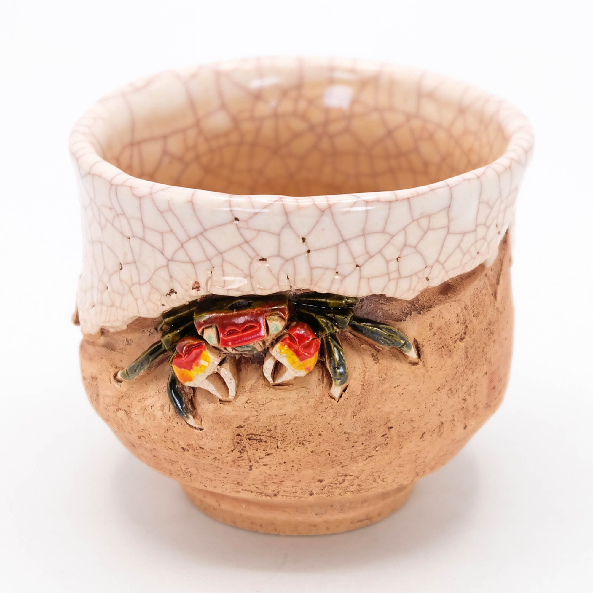 楽山焼の湯呑：蟹のレリーフ彫刻が施された日本の陶器 - Etsy 日本