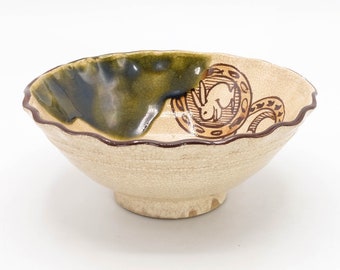 Japanese Pottery Petal Rim Bowl Rabbit design Oribe ware, Nippon2You