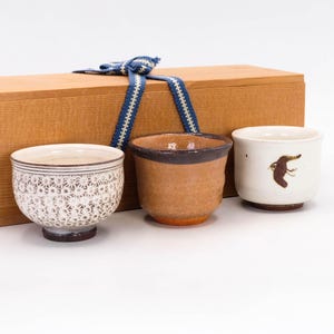 Japanese Sake cup Karatsu ware by Shigetoshi Nakazato Mishima Kawakujira E-Kohiki Guinomi